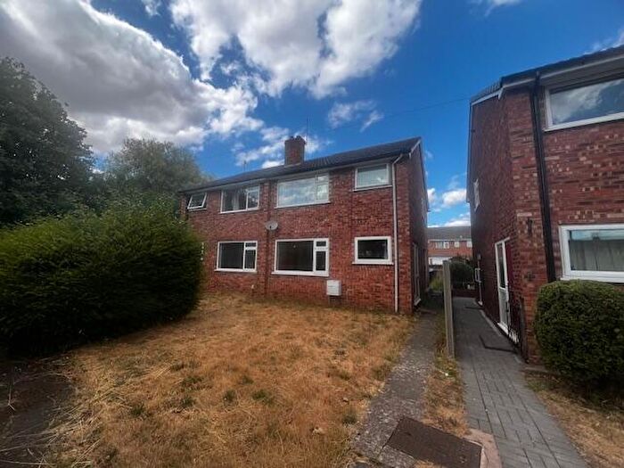 4 Bedroom Semi Detached House To Rent In Hurley Close, Leamington Spa, Warwickshire, CV32
