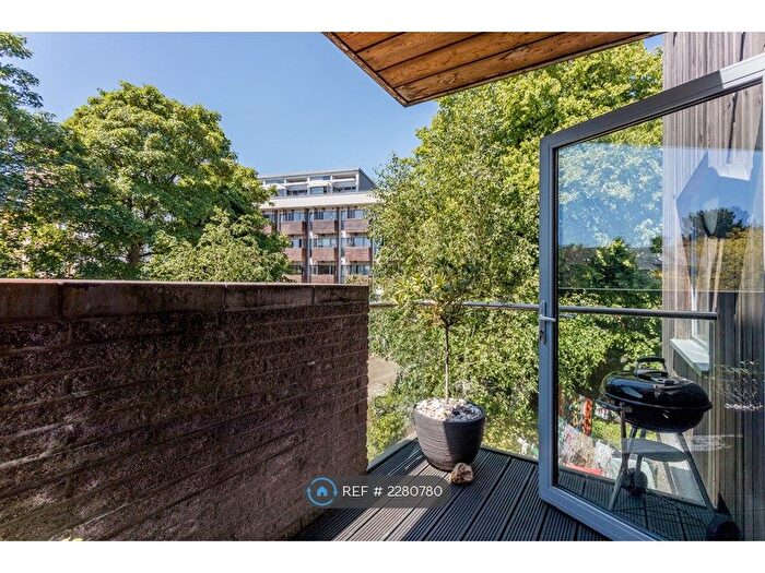 2 Bedroom Maisonette To Rent In Beagle House, London, E13