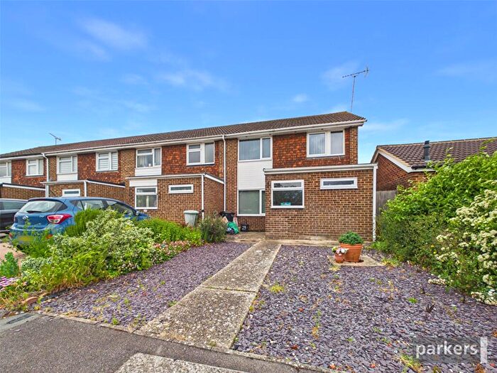 3 Bedroom End Of Terrace House For Sale In Enstone Road, Woodley, Reading, Berkshire, RG5