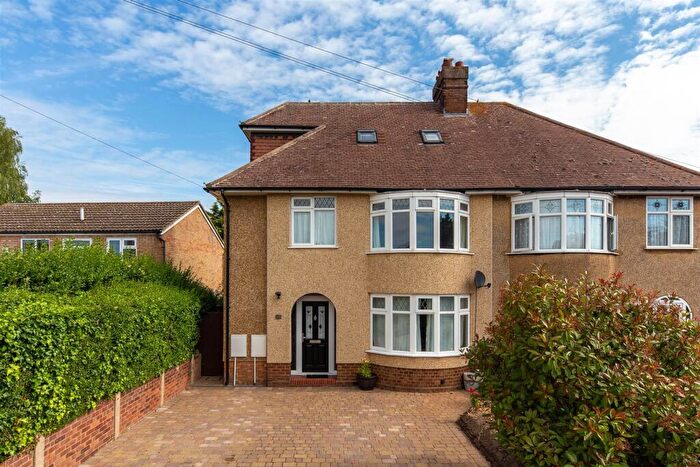 4 Bedroom Semi-Detached House To Rent In Stotfold Road, Hitchin, SG15