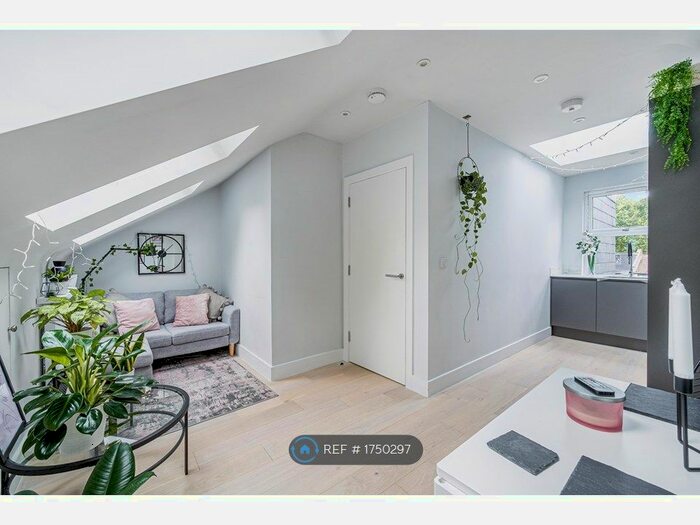 1 Bedroom Flat To Rent In Brouncker Road, London, W3