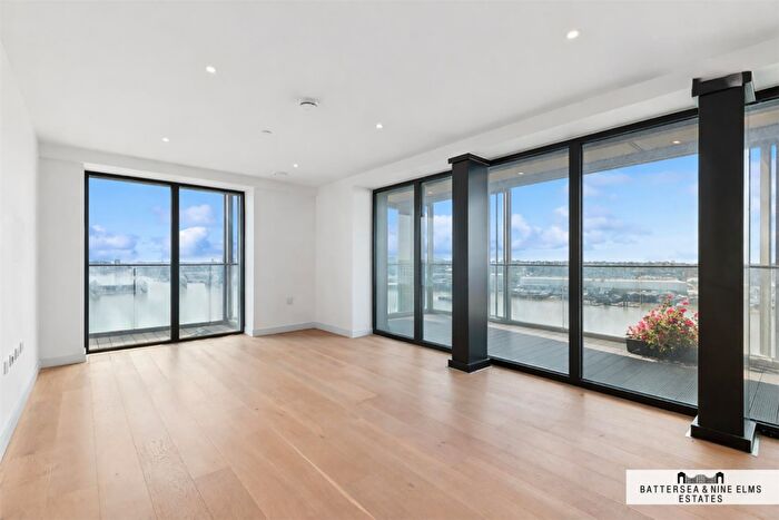 3 Bedroom Apartment To Rent In Marco Polo Tower, Bonnet Street, E16