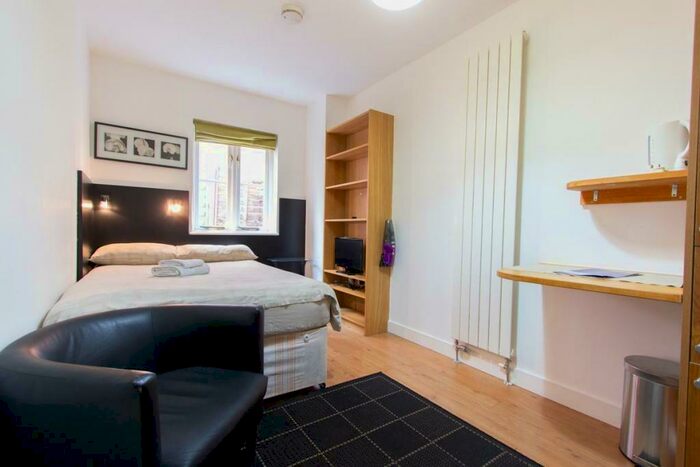 Studio To Rent In Finchley Road, Hampstead, London, NW3