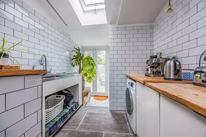 3 Bedroom Terraced House For Sale In Stamshaw Road, Portsmouth, PO2