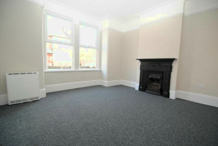 1 Bedroom Flat To Rent In Whatman Road, SE23