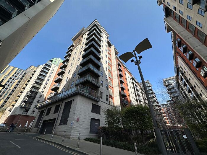 1 Bedroom Apartment For Sale In Barton Place, Hornbeam Way, Green Quarter, M4