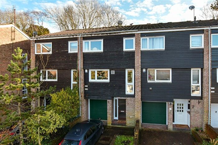 4 Bedroom Town House For Sale In Linton Glade, Croydon, Surrey, CR0