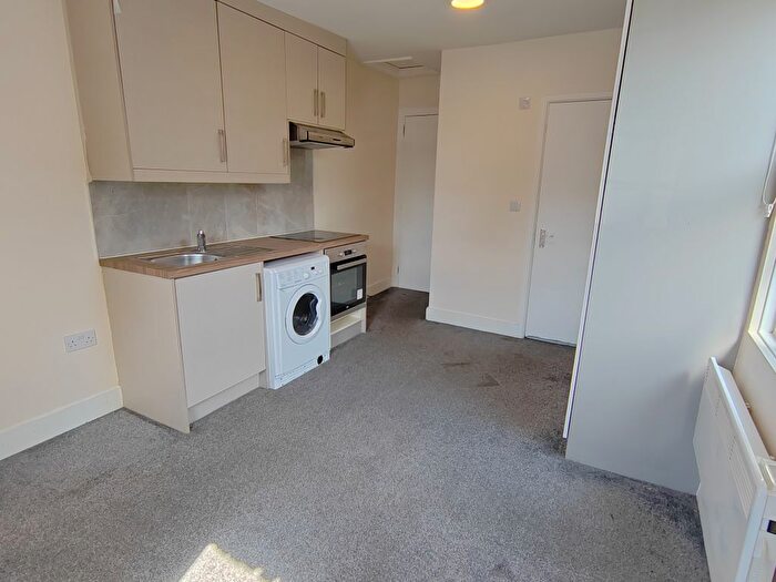 Studio To Rent In Station Road, Willesden Junction, NW10