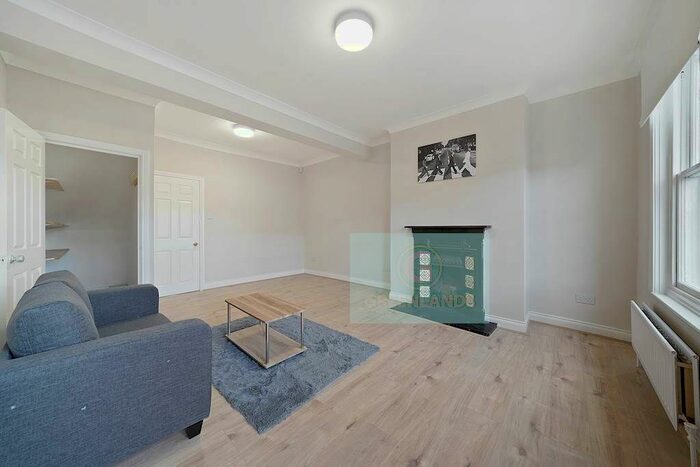 2 Bedroom Flat To Rent In Viaduct Place, Bethnal Green, E2