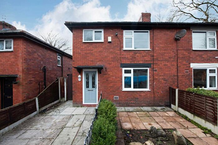 3 Bedroom Semi-Detached House For Sale In Lever Street, Radcliffe, M26