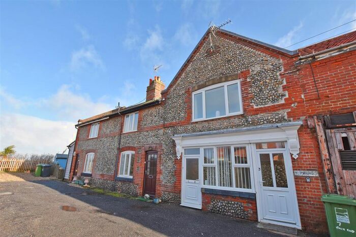 2 Bedroom Flat To Rent In Town End, Mundesley, Norwich, NR11