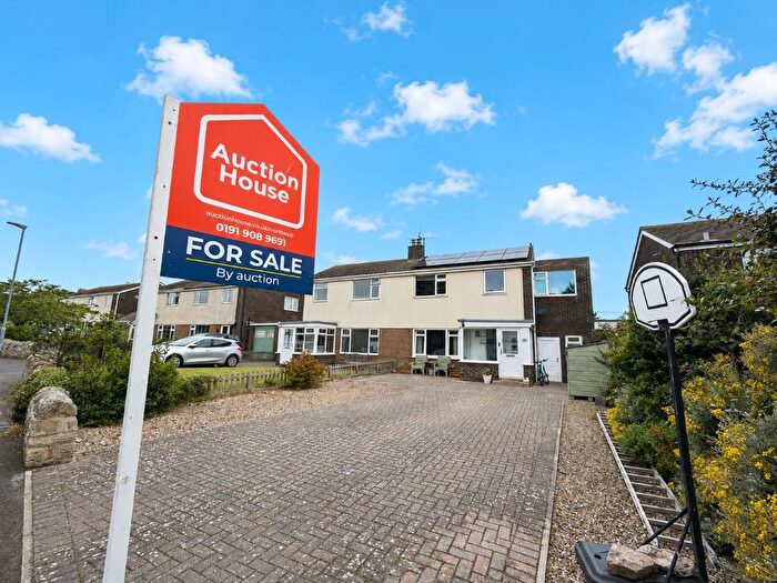 4 Bedroom Semi-detached House For Sale In North Lane North Sunderland, Seahouses, Northumberland, NE68