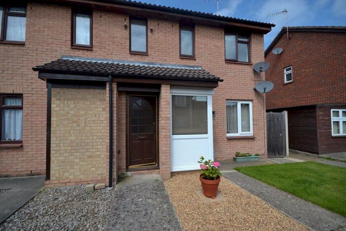 1 Bedroom Flat To Rent In Emberson Court, Springfield, Chelmsford CM2