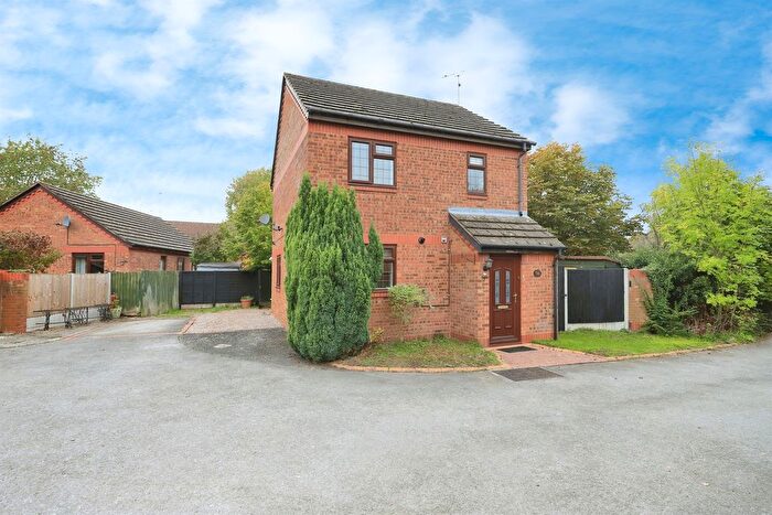 3 Bedroom Detached House For Sale In The Avenue, Kidderminster, DY11