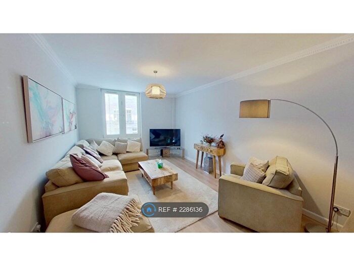 2 Bedroom Flat To Rent In Fettes Row, Edinburgh, EH3
