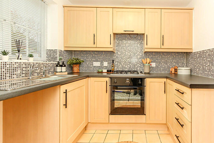 2 Bedroom End Of Terrace House For Sale In Abbots Close, Kettering, NN15