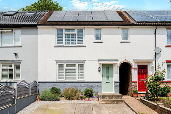 2 Bedroom Terraced House For Sale In Stuart Road, Reigate, RH2