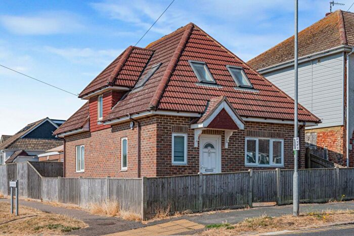 2 Bedroom Detached House For Sale In Arundel Road, Peacehaven, BN10