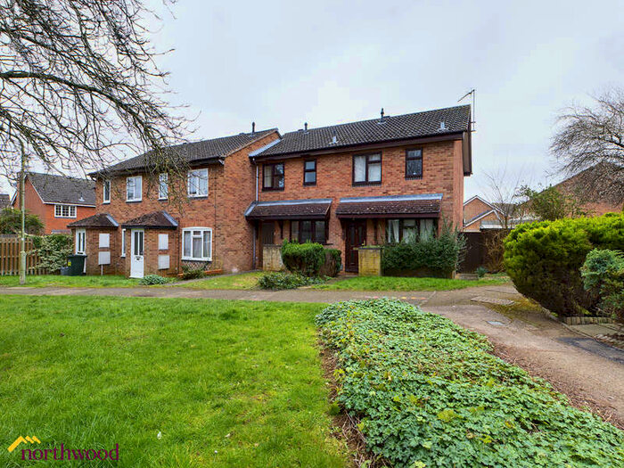 2 Bedroom Terraced House To Rent In Winchelsea Close, Banbury, OX16