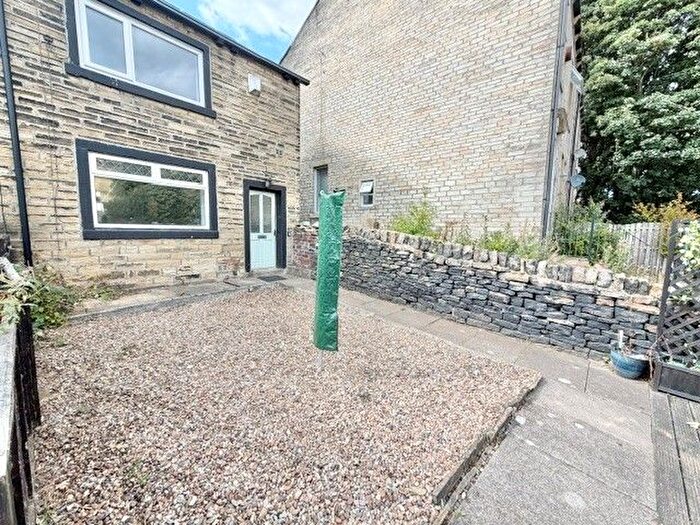 2 Bedroom Property To Rent In Shay Lane, Halifax, HX3