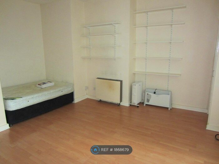 Studio To Rent In Baker Street, Glasgow, G41