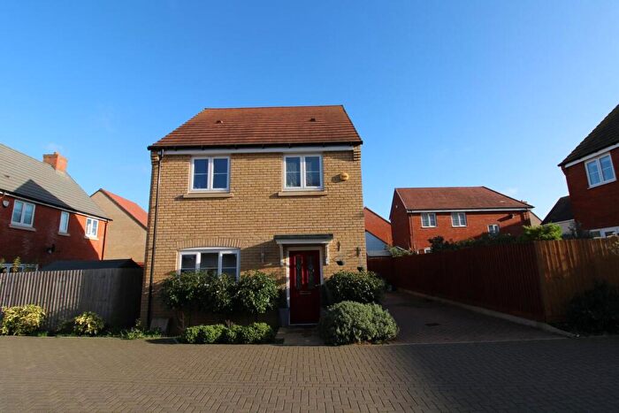 3 Bedroom Detached House For Sale In Herberts Meadow, Clifton, Shefford, SG17