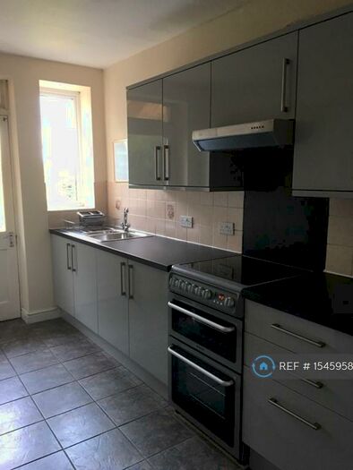 6 Bedroom Semi-Detached House To Rent In Lower Oldfield Park, Bath, BA2