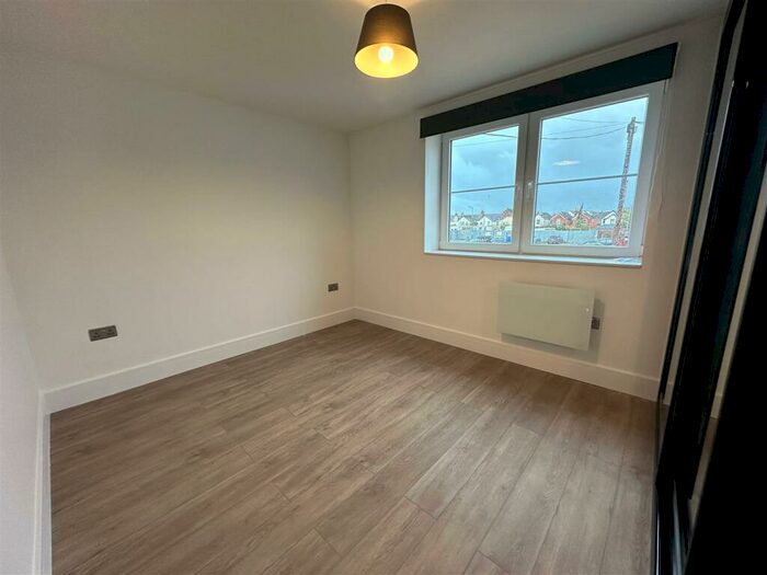 2 Bedroom Maisonette To Rent In Lynchford Road, Farnborough, GU14