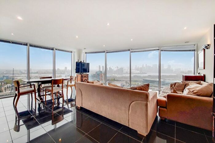 2 Bedroom Apartment For Sale In Western Gateway, London, E16