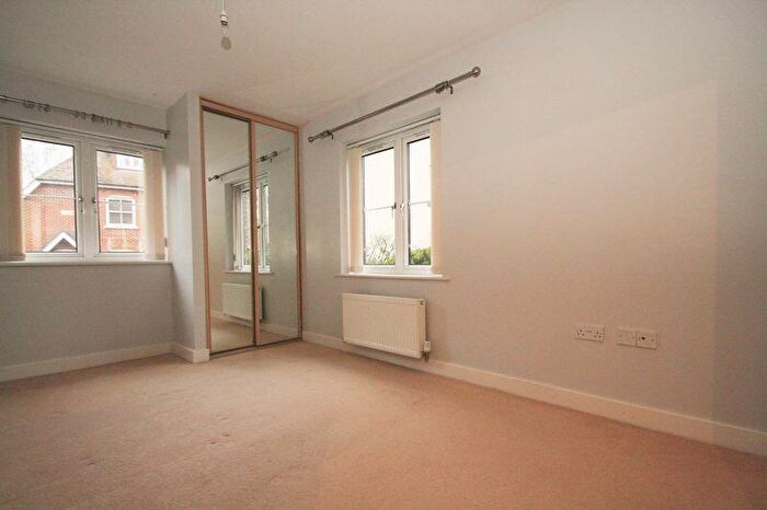 2 Bedroom Flat For Sale In Ground Floor Apartment - Elim Close, Bishops Waltham, SO32