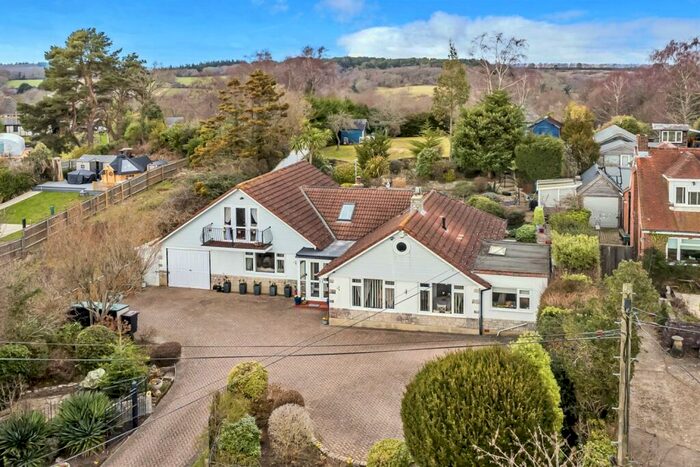 4 Bedroom Detached House For Sale In Lytchett Matravers, BH16