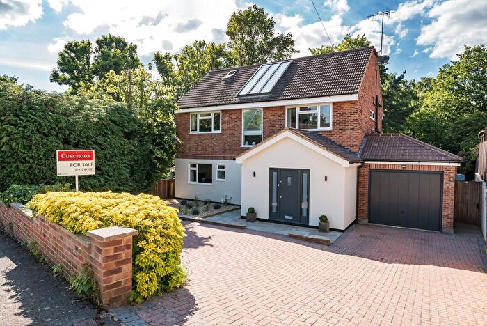 5 Bedroom Detached House For Sale In Cranmer Close, Weybridge, KT13