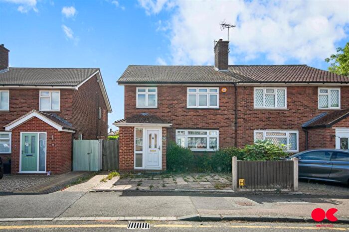 3 Bedroom Semi-Detached House To Rent In Durham Avenue, Gidea Park, RM2