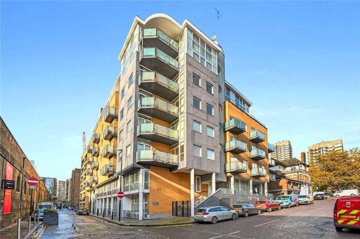 3 Bedroom Flat To Rent In Artichoke Hill, London, E1W