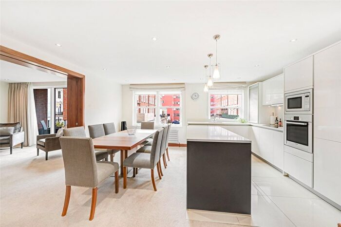 2 Bedroom Flat To Rent In Kingston House South, Ennismore Gardens, London, SW7