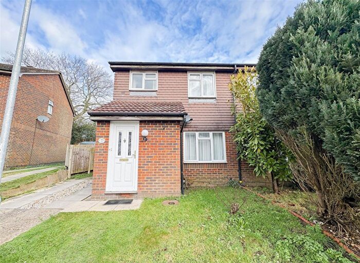 3 Bedroom Semi-detached House To Rent In Fairfield Road, St. Leonards, TN37
