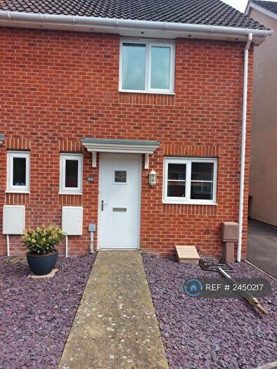 2 Bedroom Semi-Detached House To Rent In Graylingwell Drive, Chichester, PO19