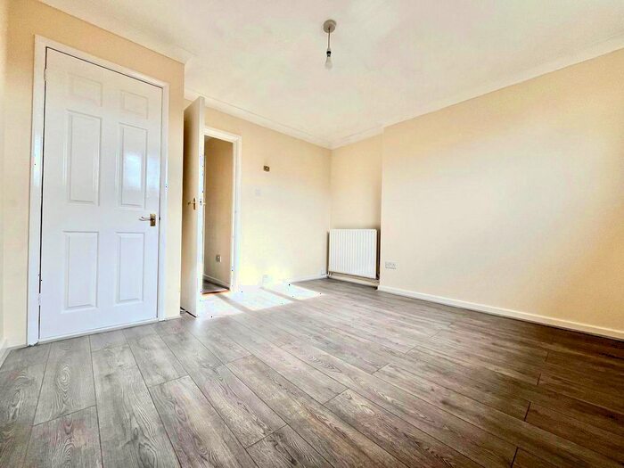 1 Bedroom Studio To Rent In Randolph House, Randolph Road, ME7