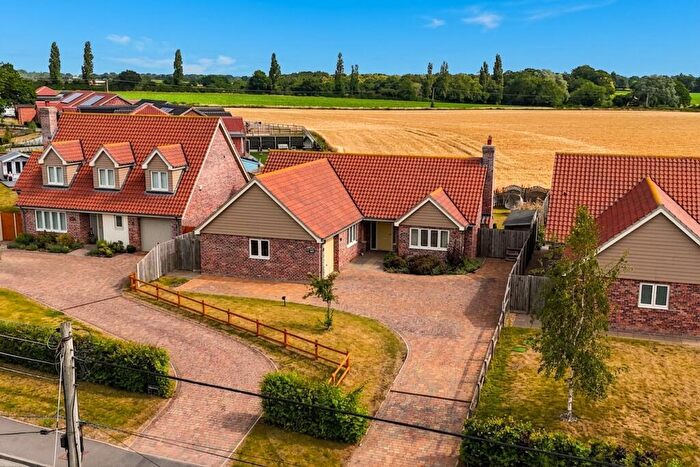 3 Bedroom Detached Bungalow For Sale In Church Road, Great Plumstead, Norwich, NR13