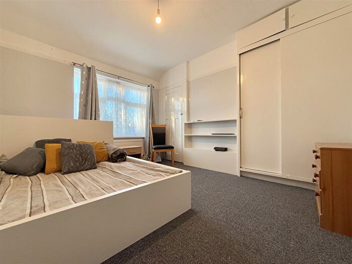 3 Bedroom Property To Rent In Adelaide Road, Heston, Hounslow, TW5