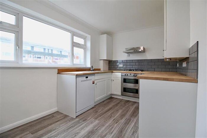 3 Bedroom Apartment To Rent In Bannings Vale, Saltdean, BN2