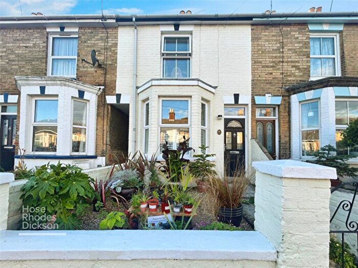 3 Bedroom Terraced House For Sale In Pelham Road, Cowes, Isle Of Wight, PO31