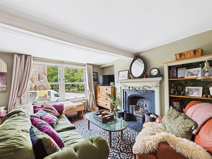 3 Bedroom Terraced House For Sale In West Street, Alford, LN13