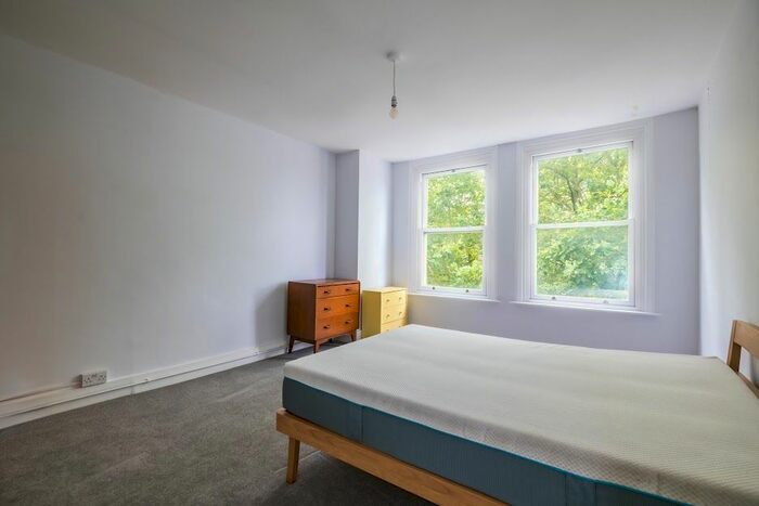 1 Bedroom Flat To Rent In Conway Court, East Dulwich, London, SE22