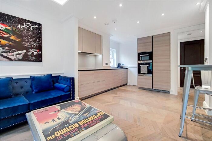 2 Bedroom Flat To Rent In Fitzjohns Avenue, Hampstead, NW3
