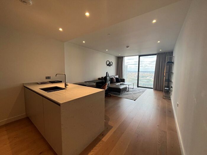 1 Bedroom Flat To Rent In Hampton Tower, Marsh Wall, London, E14
