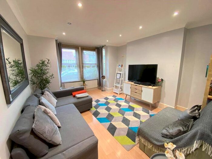 2 Bedroom Flat To Rent In Swinburne Avenue, Broadstairs, Broadstairs, CT10