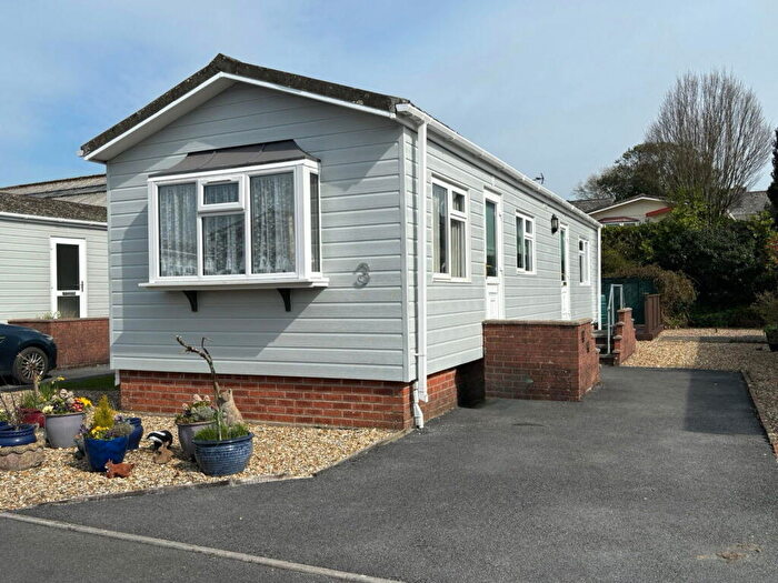 2 Bedroom Park Home For Sale In Shillingford Park Kilgetty Pembrokeshire, SA68