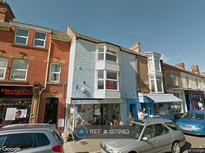 2 Bedroom Flat To Rent In Holyrood Street, Chard TA20