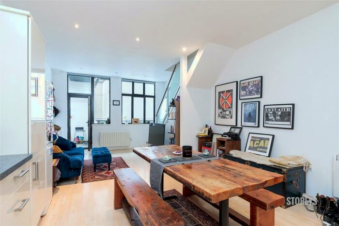 1 Bedroom Duplex To Rent In Triangle Road, London Fields, Hackney, E8